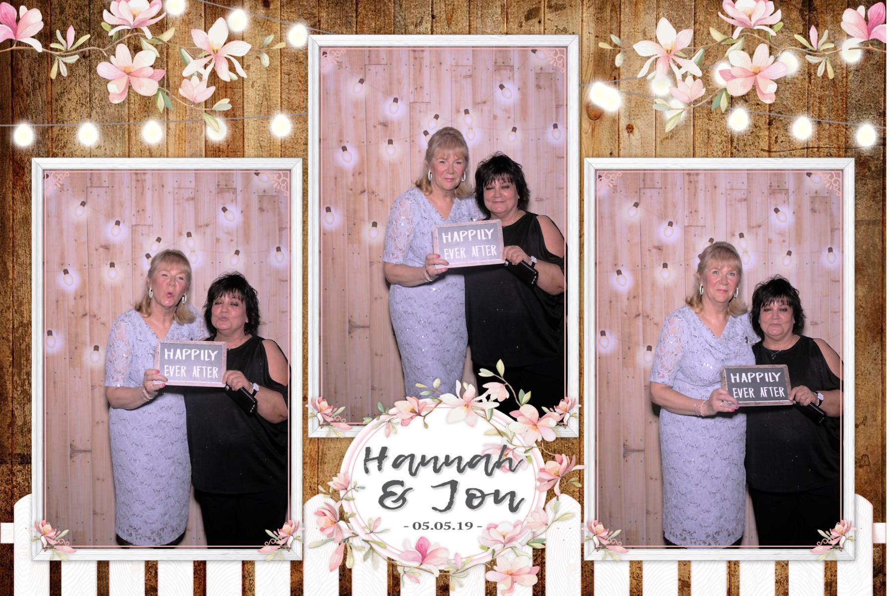 Hannah and Jon | View more photos from the event at gallery.blissbooth.co.uk/u/BlissBooth/Hannah-and-Jon